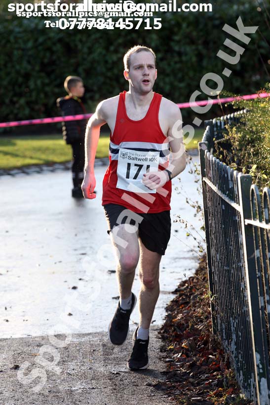 Saltwell Harriers 10k Road Race, Gateshead. Photo:  David T. Hewitson/Sports for All Pics